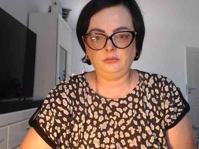 Emyllywhite Emyllywhite