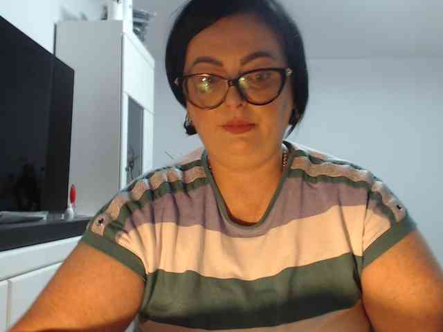 Emyllywhite webcam