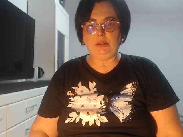 Emyllywhite webcam