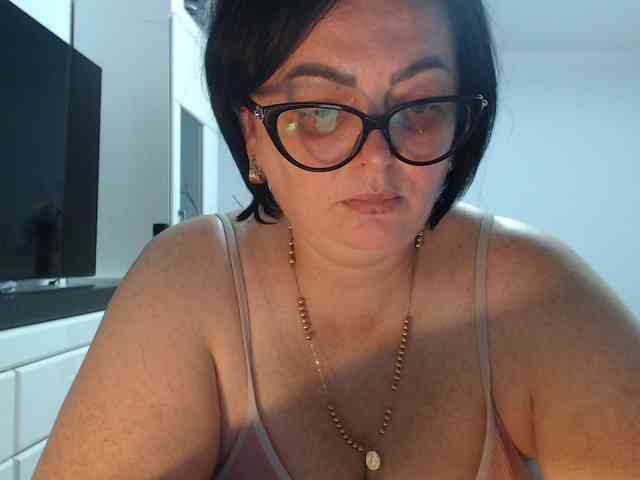 Emyllywhite webcam