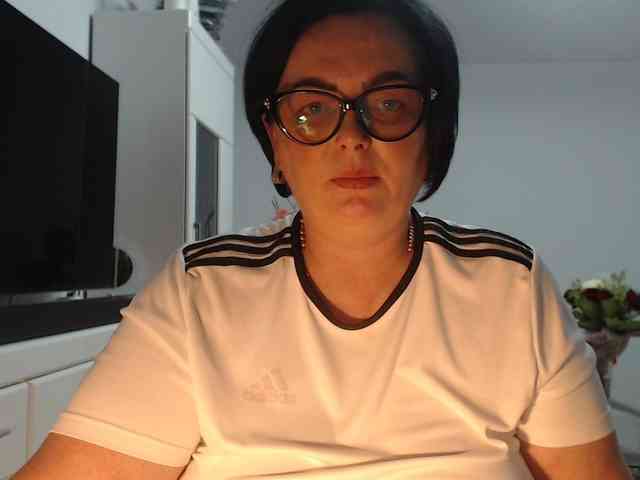 Emyllywhite webcam