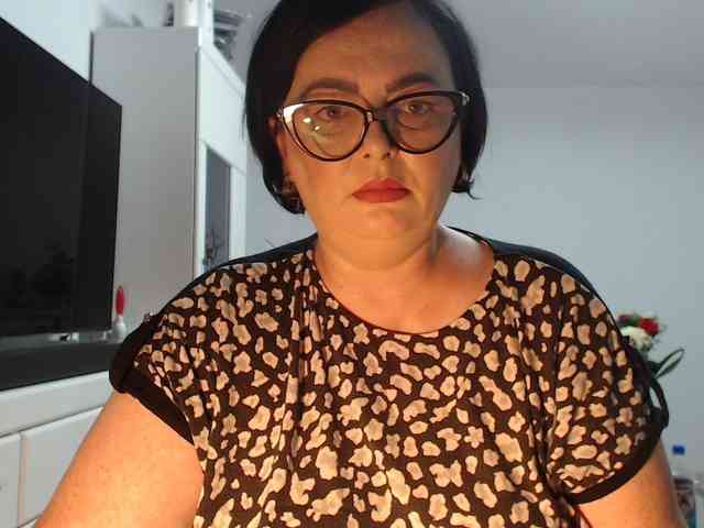Emyllywhite Emyllywhite