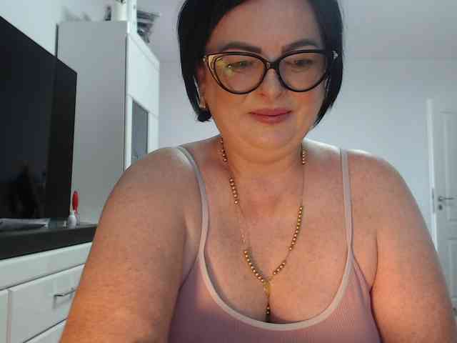 Emyllywhite webcam