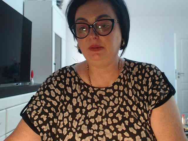 Emyllywhite webcam