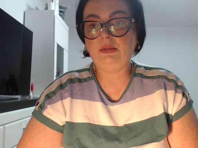 Emyllywhite webcam
