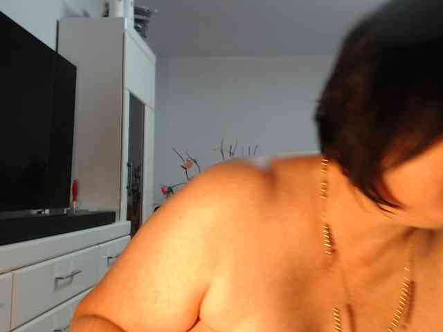 Emyllywhite webcam