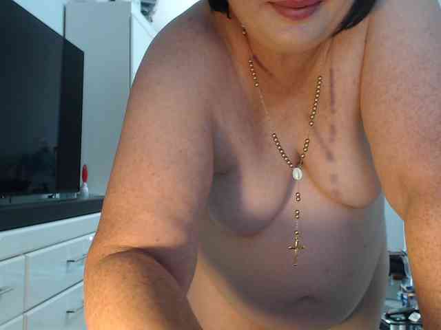 Emyllywhite webcam