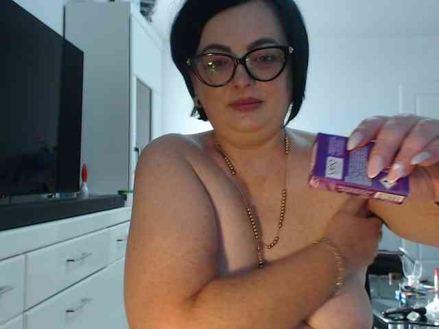 Emyllywhite webcam
