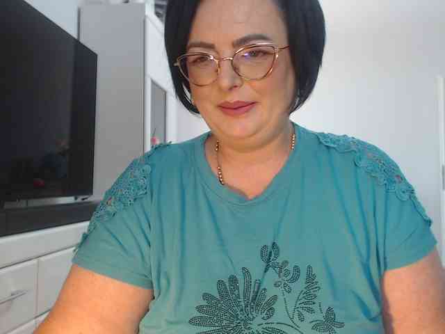 Emyllywhite webcam