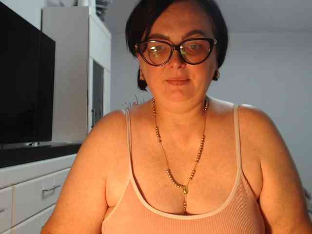 Emyllywhite webcam