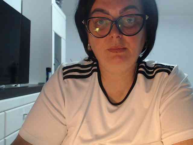 Emyllywhite webcam