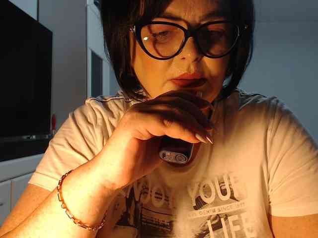Emyllywhite webcam