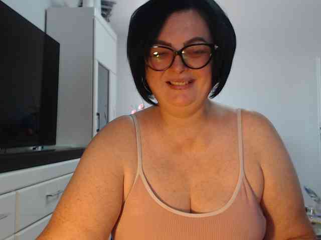 Emyllywhite webcam