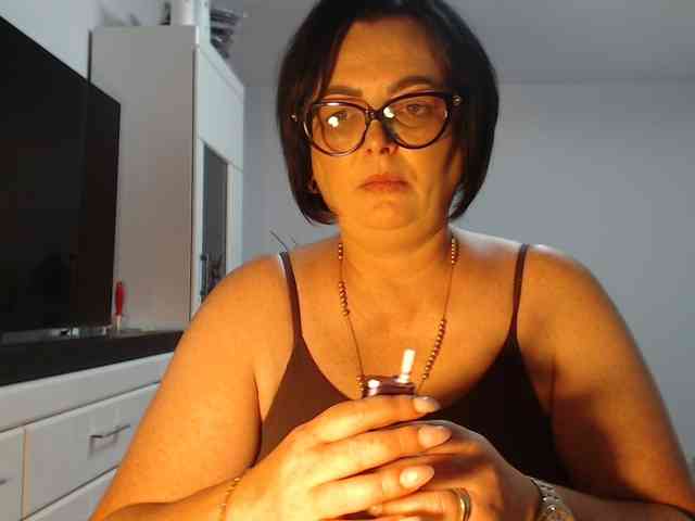 Emyllywhite webcam