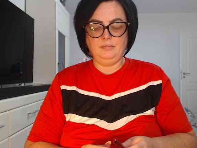 Emyllywhite webcam