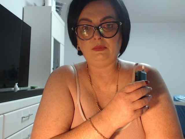 Emyllywhite webcam