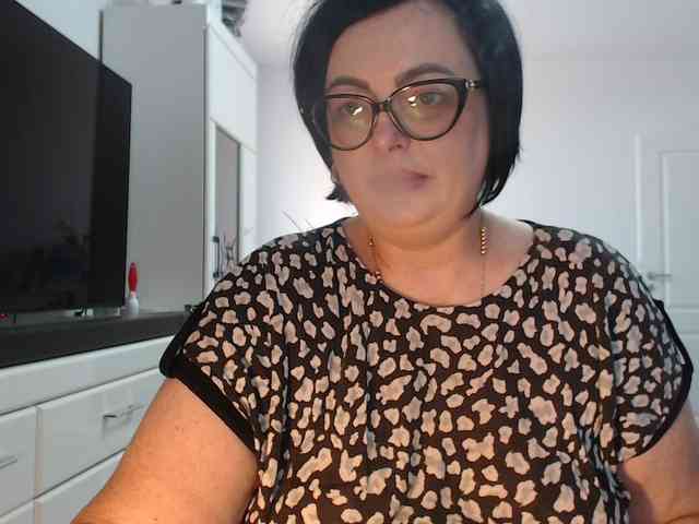 Emyllywhite webcam