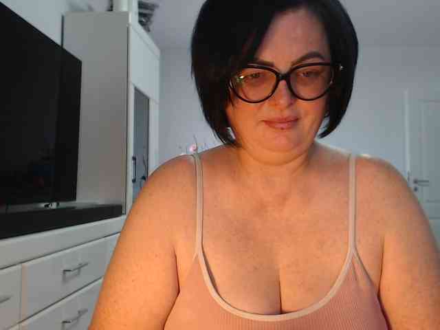 Emyllywhite webcam
