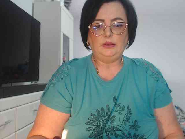 Emyllywhite webcam