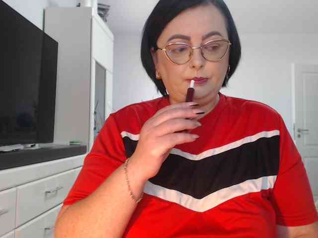Emyllywhite webcam