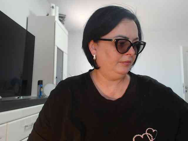 Emyllywhite webcam