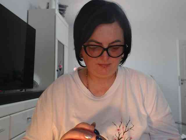 Emyllywhite webcam
