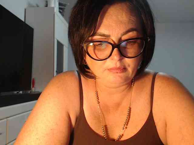 Emyllywhite webcam