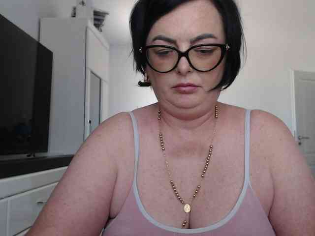 Emyllywhite