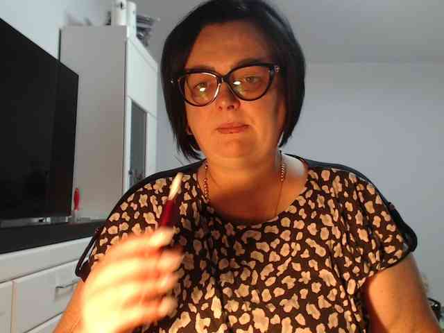 Emyllywhite webcam