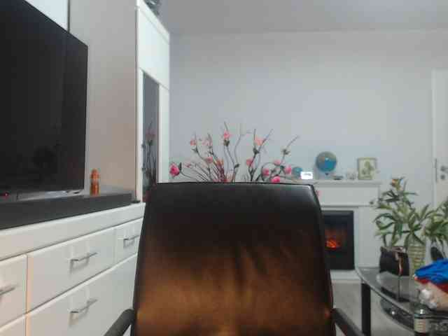 Emyllywhite webcam