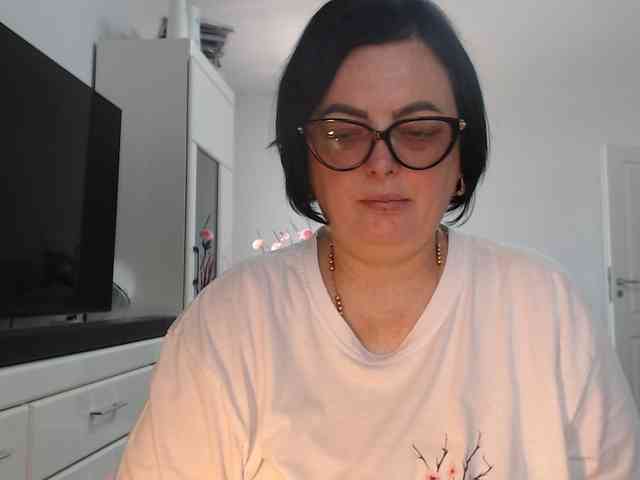 Emyllywhite webcam