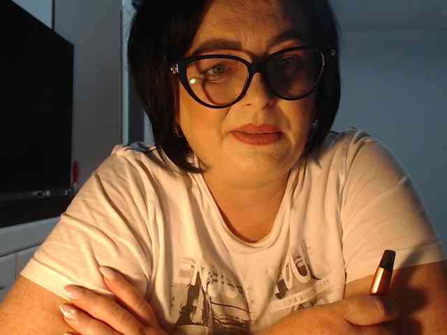 Emyllywhite webcam