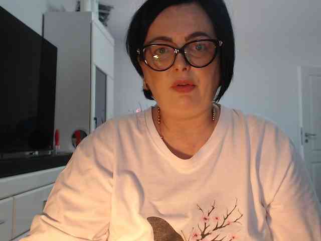 Emyllywhite webcam
