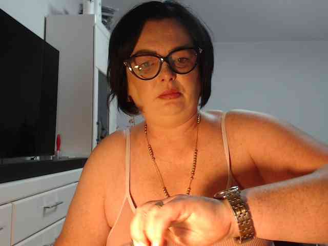 Emyllywhite webcam