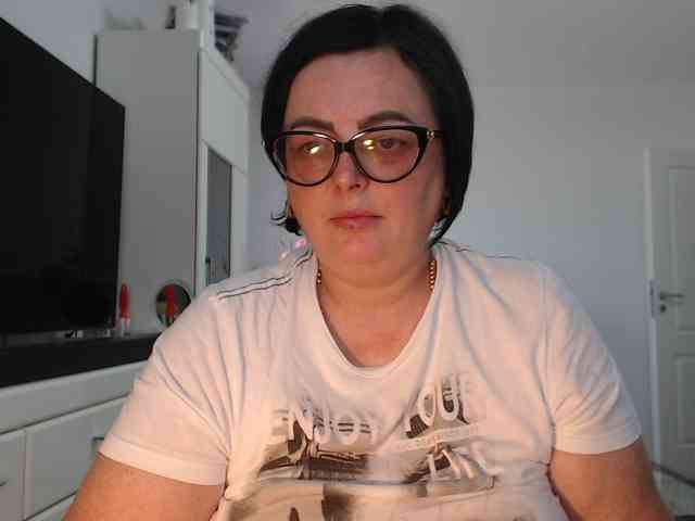Emyllywhite webcam