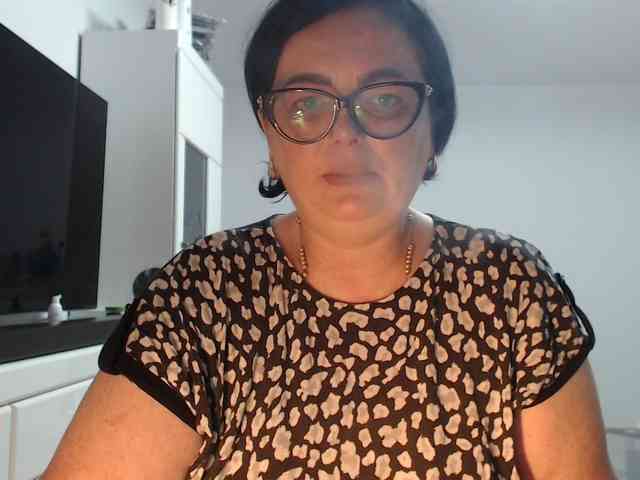 Emyllywhite webcam