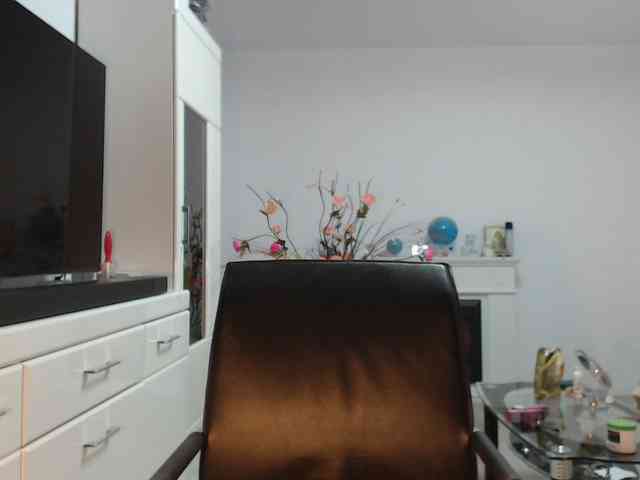 Emyllywhite webcam