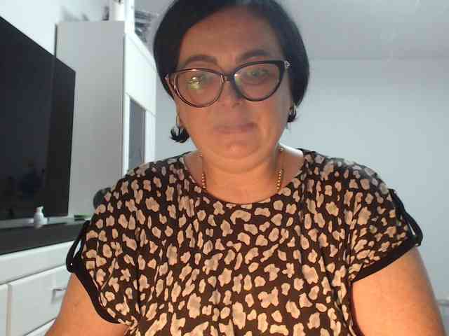 Emyllywhite webcam