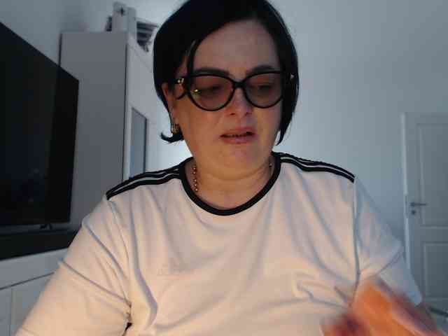 Emyllywhite Emyllywhite