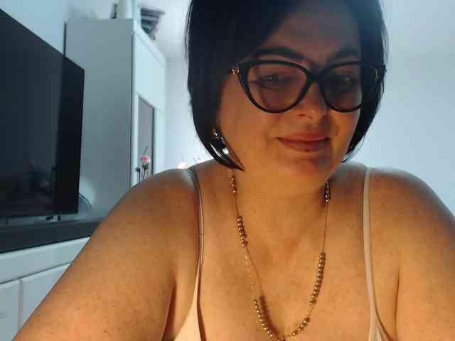 Emyllywhite webcam