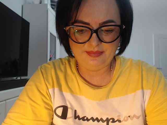 Emyllywhite webcam