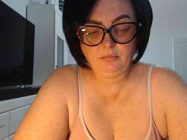 Emyllywhite webcam
