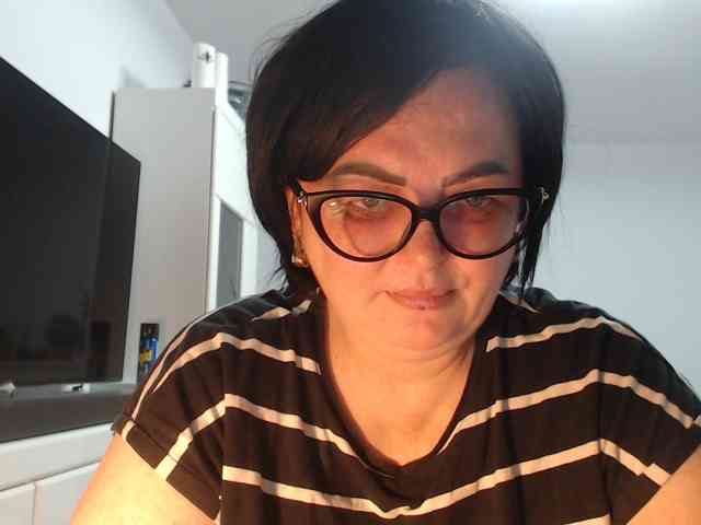 Emyllywhite webcam