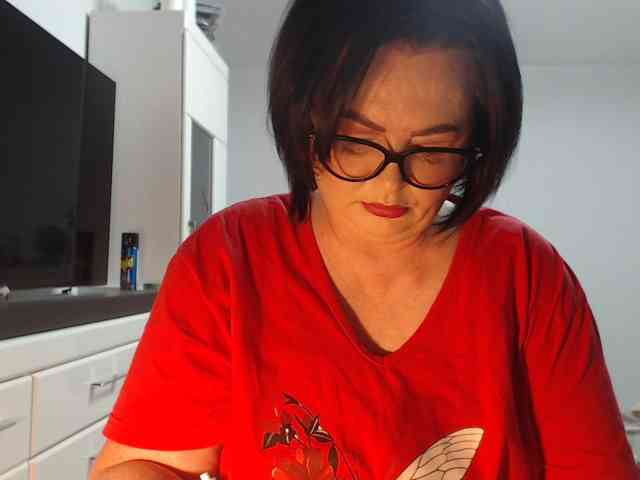 Emyllywhite webcam