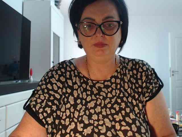 Emyllywhite webcam