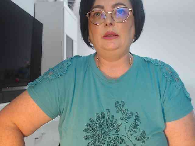 Emyllywhite webcam