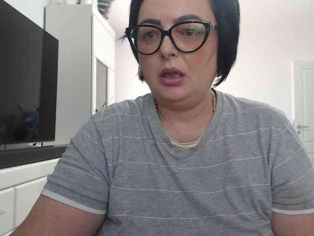 Emyllywhite webcam
