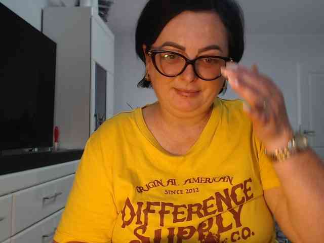 Emyllywhite webcam
