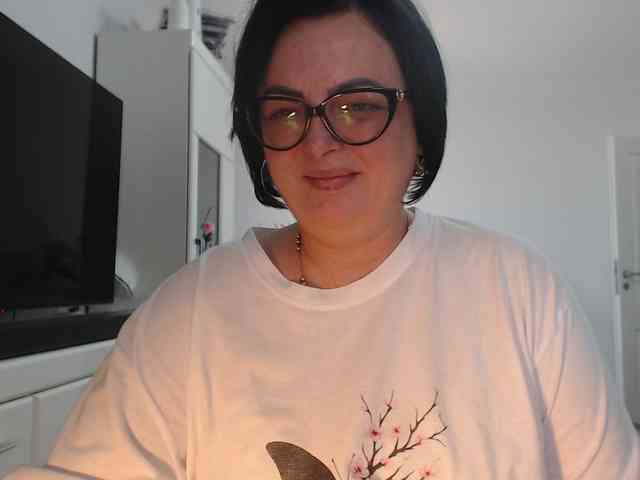 Emyllywhite webcam