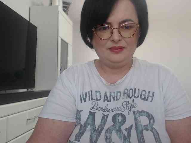 Emyllywhite webcam